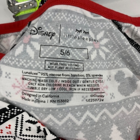 Girls Disney Little Sleepies Minnie Mouse fair isle zippy 1 piece pajama & tote - Picture 7 of 16
